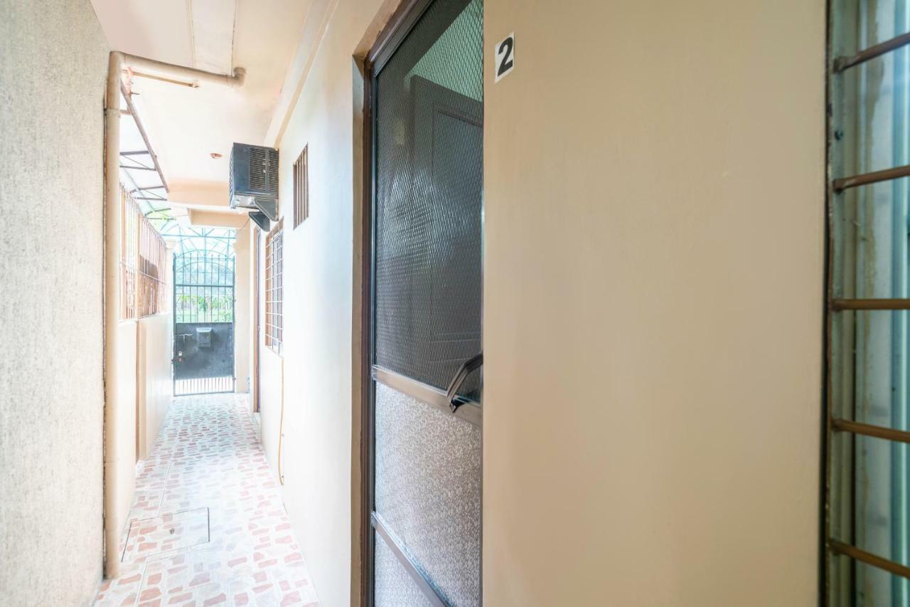 Conrado'S Apartelle Paranaque City Exterior foto