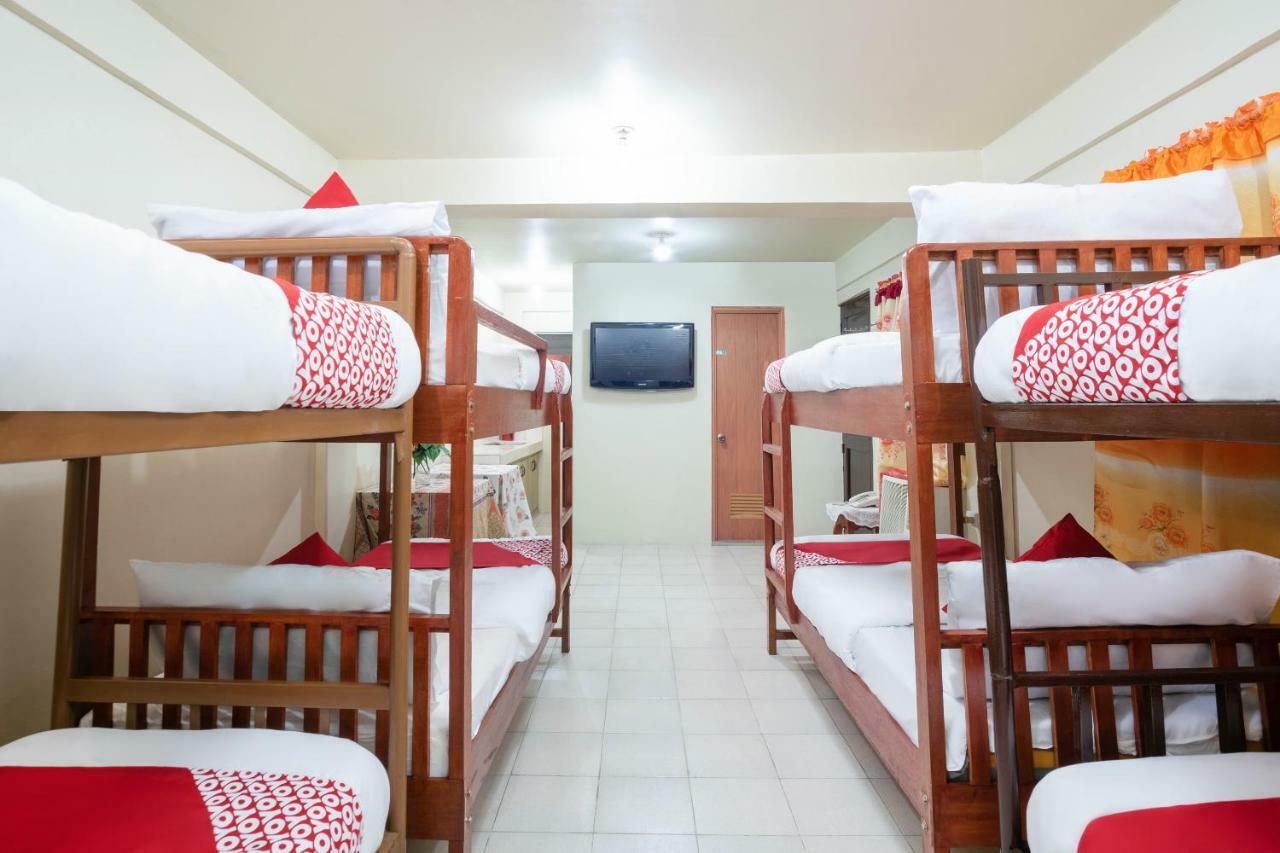 Conrado'S Apartelle Paranaque City Exterior foto